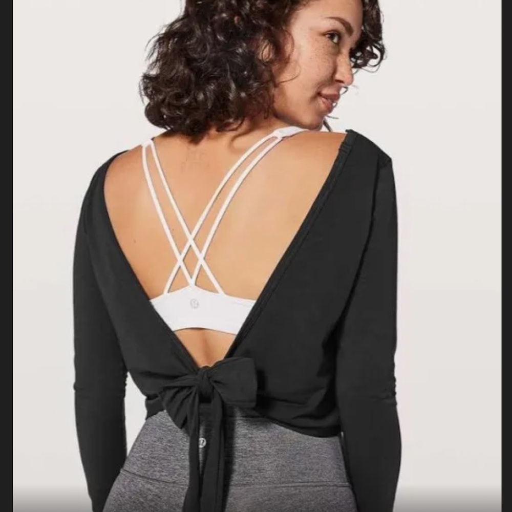 Lululemon Reversable Wrap Crop Top in Charcoal, size 8 - Picture 2 of 6